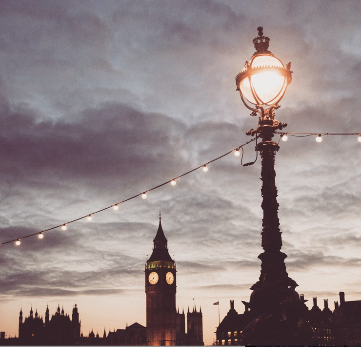 streetlight overlooking westminster