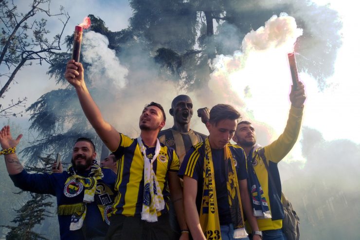 Turkey Fenerbahce fans 2019