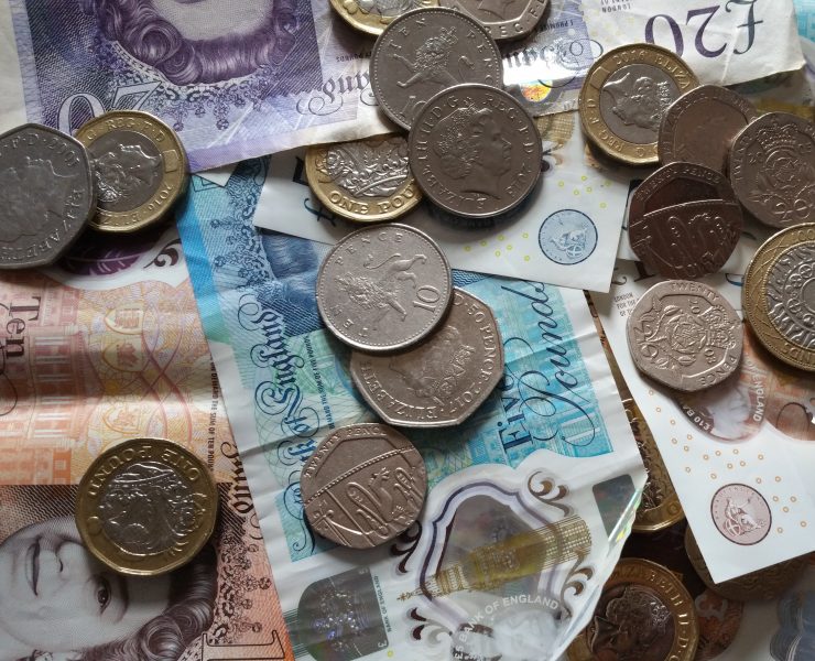 English banknotes and coins