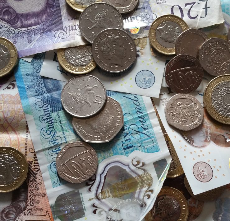 English banknotes and coins